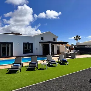 Amura Playa Blanca (Lanzarote)