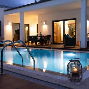 Mamma Mia Pool Heat Private & Jacuzzi Playa Blanca (Lanzarote)